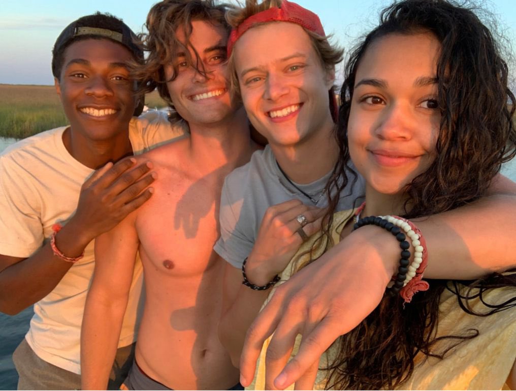 faltam 7 dias para a terceira temporada de outer banks.