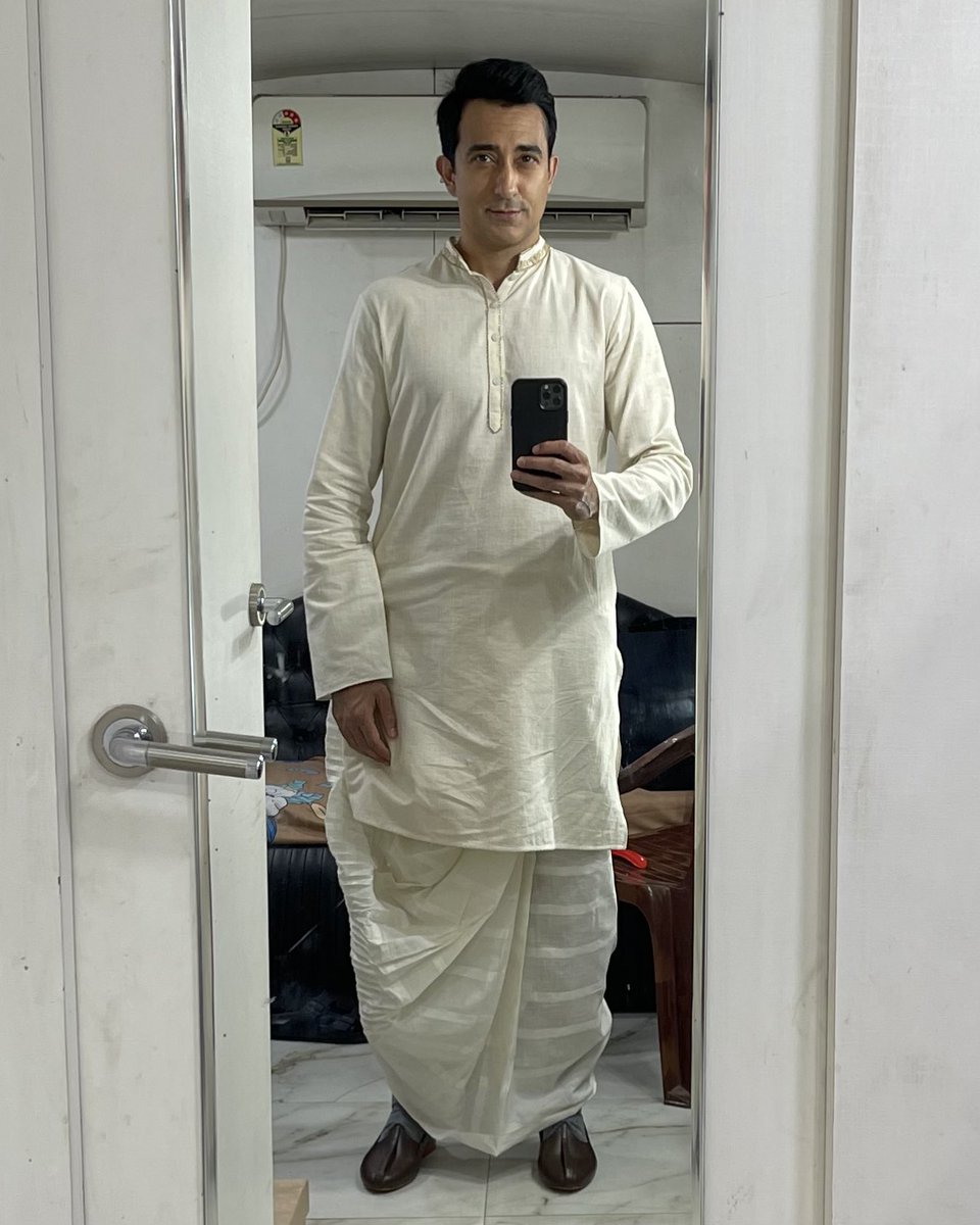 Rahul Khanna (@r_khanna) on Twitter photo Don’t mean to make a song & dance about it, but my new film #Lost is now streaming on <a href="/ZEE5India/">ZEE5Official</a> 🕺🏽
আশা করি তুমি পছন্দ করেছ!
#LostOnZee5 Don’t mean to make a song & dance about it, but my new film #Lost is now streaming on <a href="/ZEE5India/">ZEE5Official</a> 🕺🏽
আশা করি তুমি পছন্দ করেছ!
#LostOnZee5