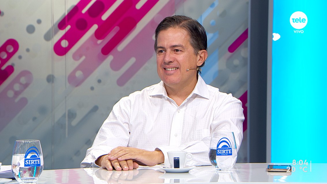 desayunos12's tweet photo. ➡ Recibimos en el estudio al catedrático de Derecho Procesal, @gvalentin_ 📺 @teledoce https://t.co/bx2g2g0iBR