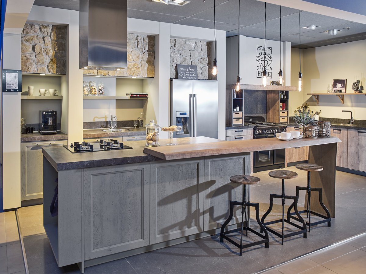 TielemanKeukens's tweet image. #Showroomaanbiedingen: wegens nieuwe collecties hebben we weer showroomkeukens in de aanbieding. Bekijk alle specificaties van deze keukens: bit.ly/3I8gEIX. Maak een afspraak om deze mooie aanbiedingen te bewonderen of te reserveren: bit.ly/3zCKYbi