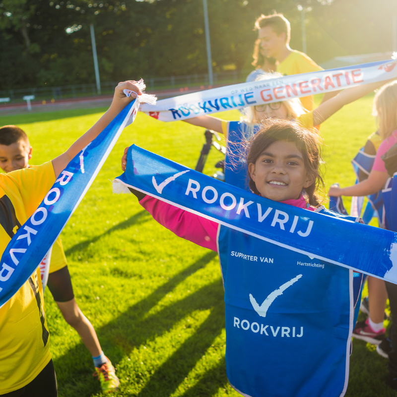 rookvrijegen's tweet photo. Marc Willemsen en Jasper Been onderzochten hoe de Rookvrije Generatie ervoor zorgt dat Nederland steeds meer rookvrij wordt. Lees onze vertaalde samenvatting van het wetenschappelijke artikel ⬇️
