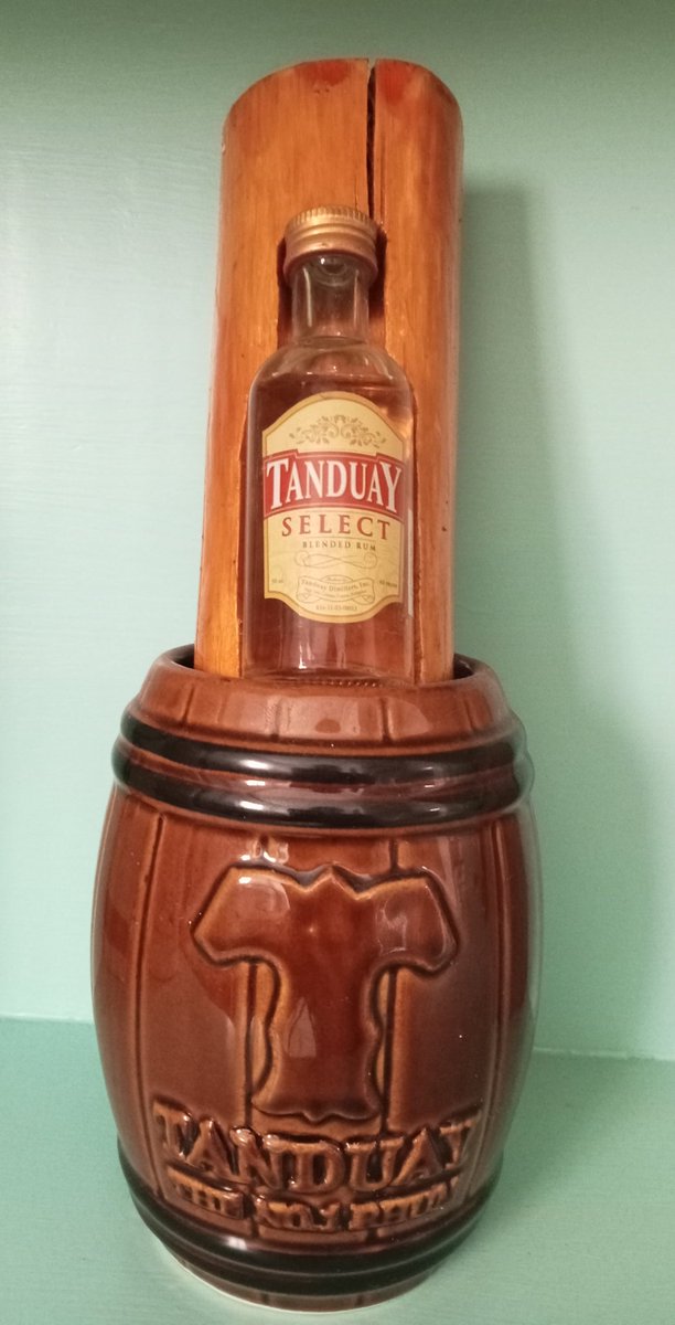 spicedherbs's tweet photo. engraved the wood by hand👌
#LTG #Tanduay #Tibay https://t.co/UYCIrN7VS4