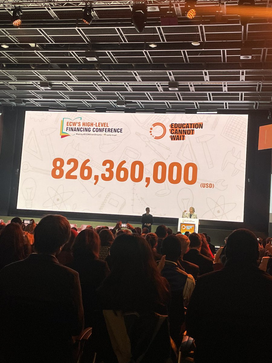 Adrian Förster tweet media