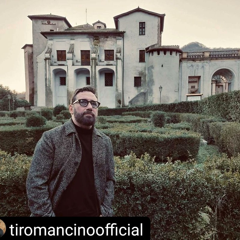 Tiromancina's tweet photo. Super hype per le imminenti riprese del nuovo horror di Fede, THE WELL. Seguite la pagina Instagram del film @thewell_movie per tutte le news...
@Tiromancino su #instagram
Non vediamo l'ora di avere paura!! 🖤🎥🔪
#tiromancino #federicozampaglione #horror #Filmmaking #filmhorror https://t.co/8m9hTrTC9G