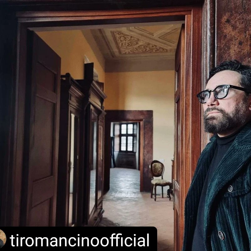Tiromancina's tweet photo. Super hype per le imminenti riprese del nuovo horror di Fede, THE WELL. Seguite la pagina Instagram del film @thewell_movie per tutte le news...
@Tiromancino su #instagram
Non vediamo l'ora di avere paura!! 🖤🎥🔪
#tiromancino #federicozampaglione #horror #Filmmaking #filmhorror https://t.co/8m9hTrTC9G