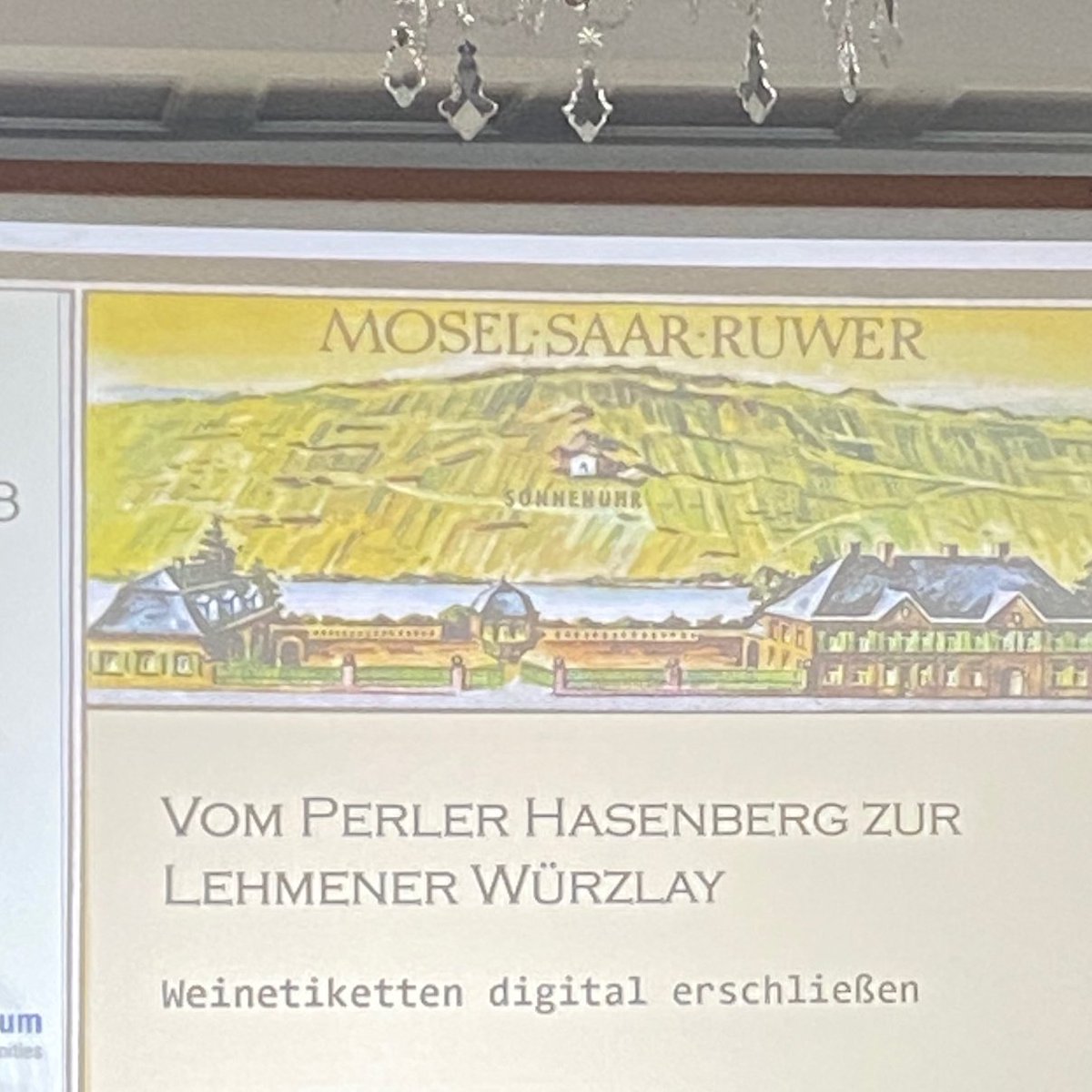 MWWForschung's tweet photo. »Vom Perler Hasenberg zur Lehmener Würzlay« - Wie lassen sich Weinetiketten erschließen, für die es kein etabliertes #Datenmodell gibt? @jojoweis spricht über die #Erschließung von Weinetiketten am @CDHTrier. https://t.co/Ktm3iDhvIi https://t.co/EoXigUBDhV