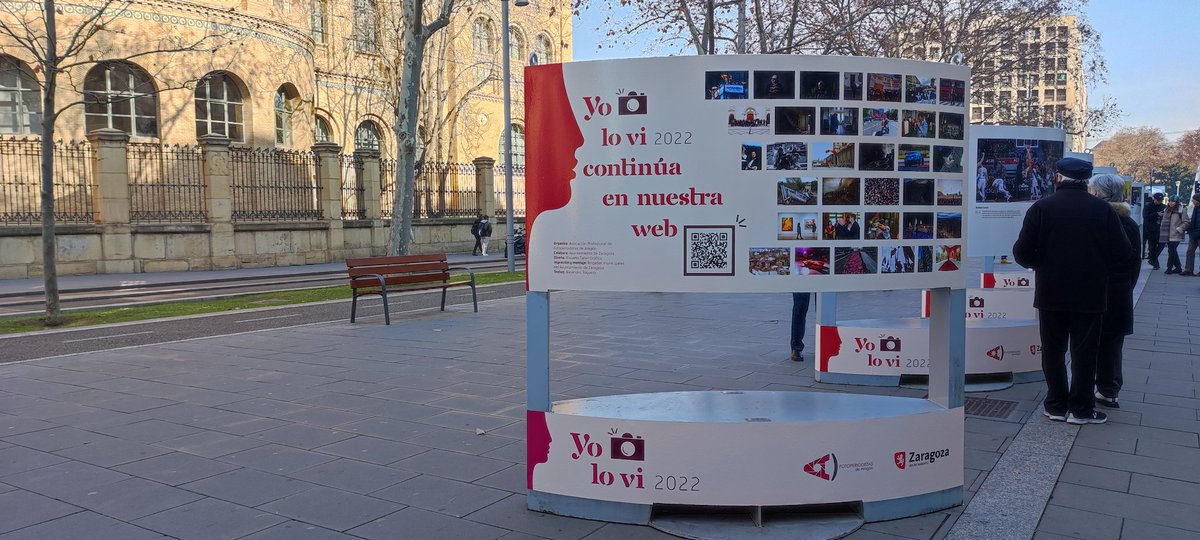 ItxaPsico's tweet photo. 📷Fotoperiodistas de Aragón 
@fotop_aragon realiza un recorrido por el 2022 en la exposición titulada "Yo lo vi".

👉La Gran Vía de Zaragoza será testigo hasta primeros de marzo de un ejercicio de responsabilidad y testimonio de lo vivido gracias al trabajo de 35 profesionales. https://t.co/KAEG0kqyLj
