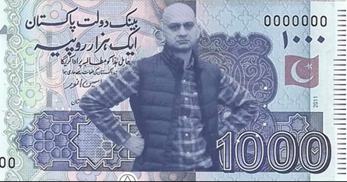 We Pakistanis looking at Pakistani Bankruptcy 

 #مہنگائی_کاکہرام_مظلوم_عوام
#PetrolDieselPrice 
#minibudget 
#DollarPrice