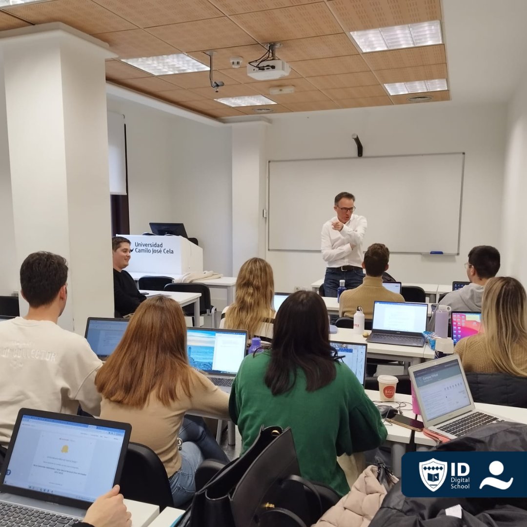 Esta semana los alumnos del <a href="/MasterComunic/">Máster Comunicación</a> disfrutaron de la clase “Estrategias y #ComunicaciónCorporativa” de Alejandro Kowalski, Director de Comunicación Telefónica España e Internacional y José Luis Orts, Director de Comunicación de la Fundación José Entrecanales Ibarra. 🗣️💻