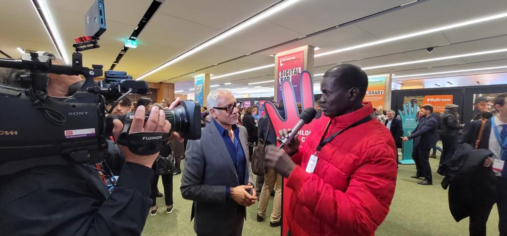 eduint's tweet photo. Education International's delegation led by our President, Susan Hopgood, is at @EduCannotWait High-Level Financing Conference, making sure teachers' voice is heard loud and clear:

📢Without teachers, there is no quality education. 

#TeachersCannotWait
https://t.co/D18Vlx9bOj https://t.co/4NURBWvS2A