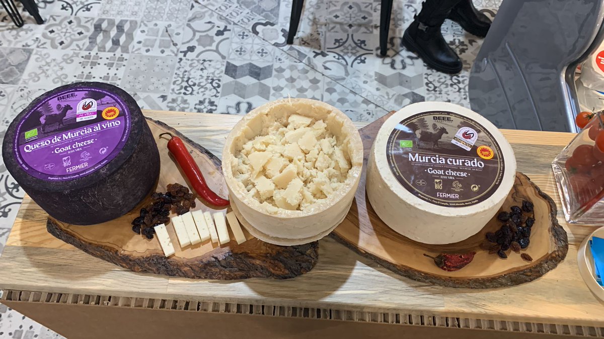 Los Quesos de Murcia DOP de la firma BEEE con certificación ecológica se presentan en Biofach 2023. ✅

Una doble garantía de calidad para unos quesos DOP+BIO de leche cruda de una calidad superior. 🥛

#QuesoDeMurcia #Fresco #Curado #AlVino 🍷