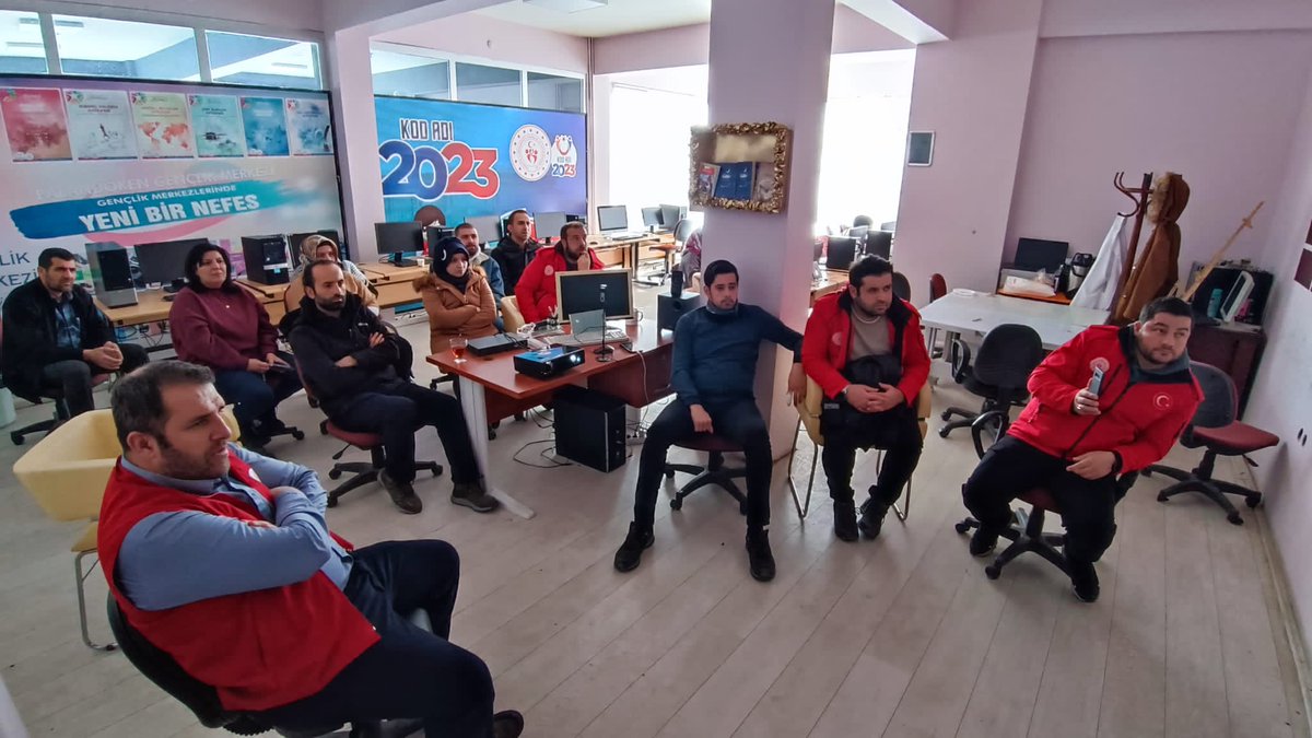 gm_palandoken's tweet photo. Depremden etkilenen vatandaşlarımıza yönelik,
"Yaklaşım ve Davranışlarımız" konulu online seminerimize katılımlarından dolayı, Psikolojik Danışman @76Akgn hocamıza teşekkür ederiz. https://t.co/eNGoAaOeRc
