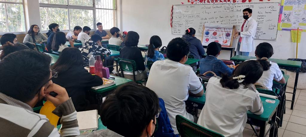 Con el programa “Tu Salud es el Centro, en la Escuela”, iniciamos en la secundaria técnica 50, en el fraccionamiento Lagunas, el trabajo con niños y jóvenes en temas de prevención a la salud, acordes a su edad. En total se abarcarán 31 planteles.
#HonestidadYResultados
