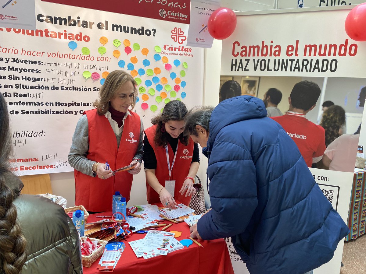 CaritasMadrid's tweet photo. Seguimos en la feria @VolunFair de voluntariado junto a las y los universitarios.
Les mostramos la labor social de Cáritas Madrid, el valor de nuestro voluntariado y les invitamos a sumarse por un mundo más justo e igualitario.
#volunfair23 #volunfair #cercadelaspersonas https://t.co/uadwNinKW9