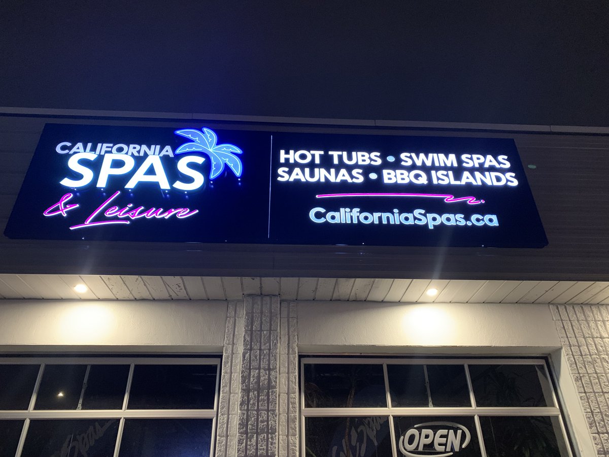 Signs At Night! California Spas & Leisure
( CaliforniaSpas.ca )
🌴  🌴
#waterlooontario #signsatnight #illuminatedsigns 
#CaliforniaSpa #hottubs  #swimspa #saunas