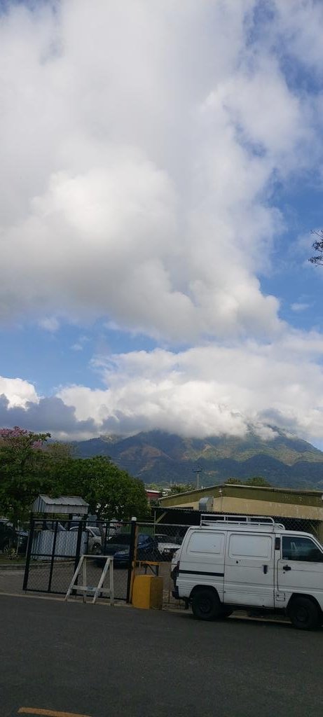 mhenriquezm70's tweet photo. ¿Este seria el frente frío del fin de semana? @ChamanweatherES @AlbFerracuti @MOISESURBINA #teamweather https://t.co/hWVtlpuUgE