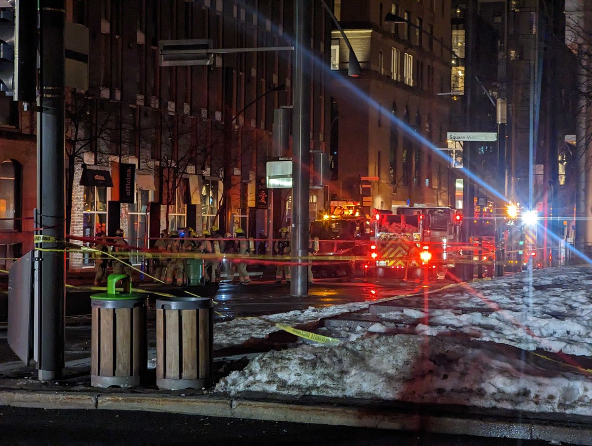 qix_montreal's tweet photo. A big fibre cut is ongoing in downtown Montreal (Viger/Beaver Hall) since 03:00. Possibly an electrical fire in a manhole.

We lost redundancy at two of our sites, but we’re still 100% up!

Courage to our affected members and partners, this will probably be a long fix! https://t.co/4msPIsYhnb