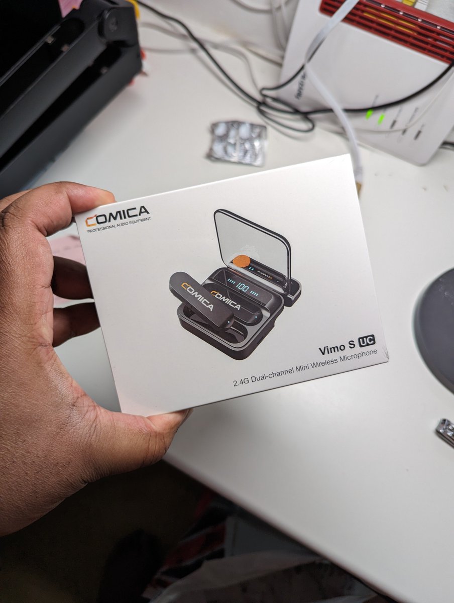 TechJamo's tweet photo. Small small Care Package from the Guys at @comica_audio

Wireless Microphones designed to work straight on your smartphone ya know.

Impressions coming soon! 

#VimoS #Gifted https://t.co/ChqS4BJQb6