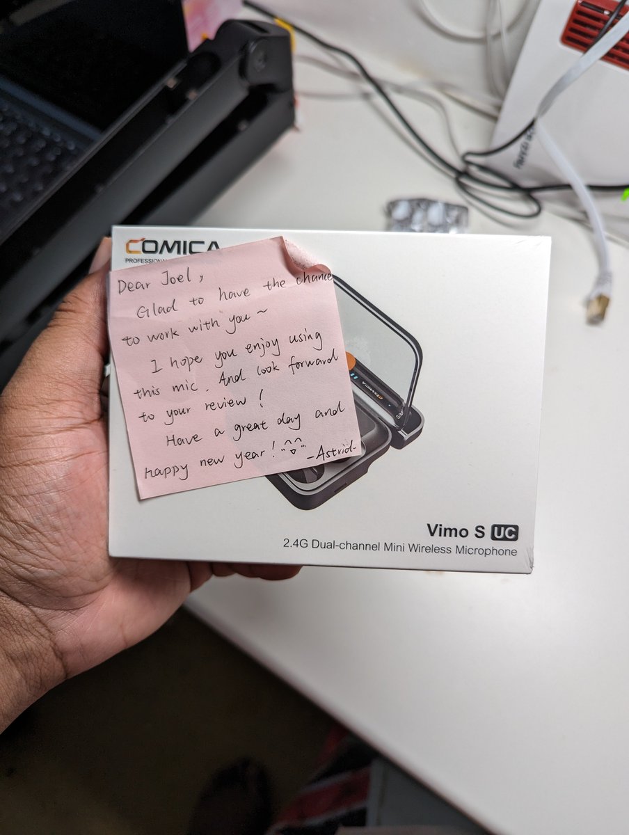 TechJamo's tweet photo. Small small Care Package from the Guys at @comica_audio

Wireless Microphones designed to work straight on your smartphone ya know.

Impressions coming soon! 

#VimoS #Gifted https://t.co/ChqS4BJQb6