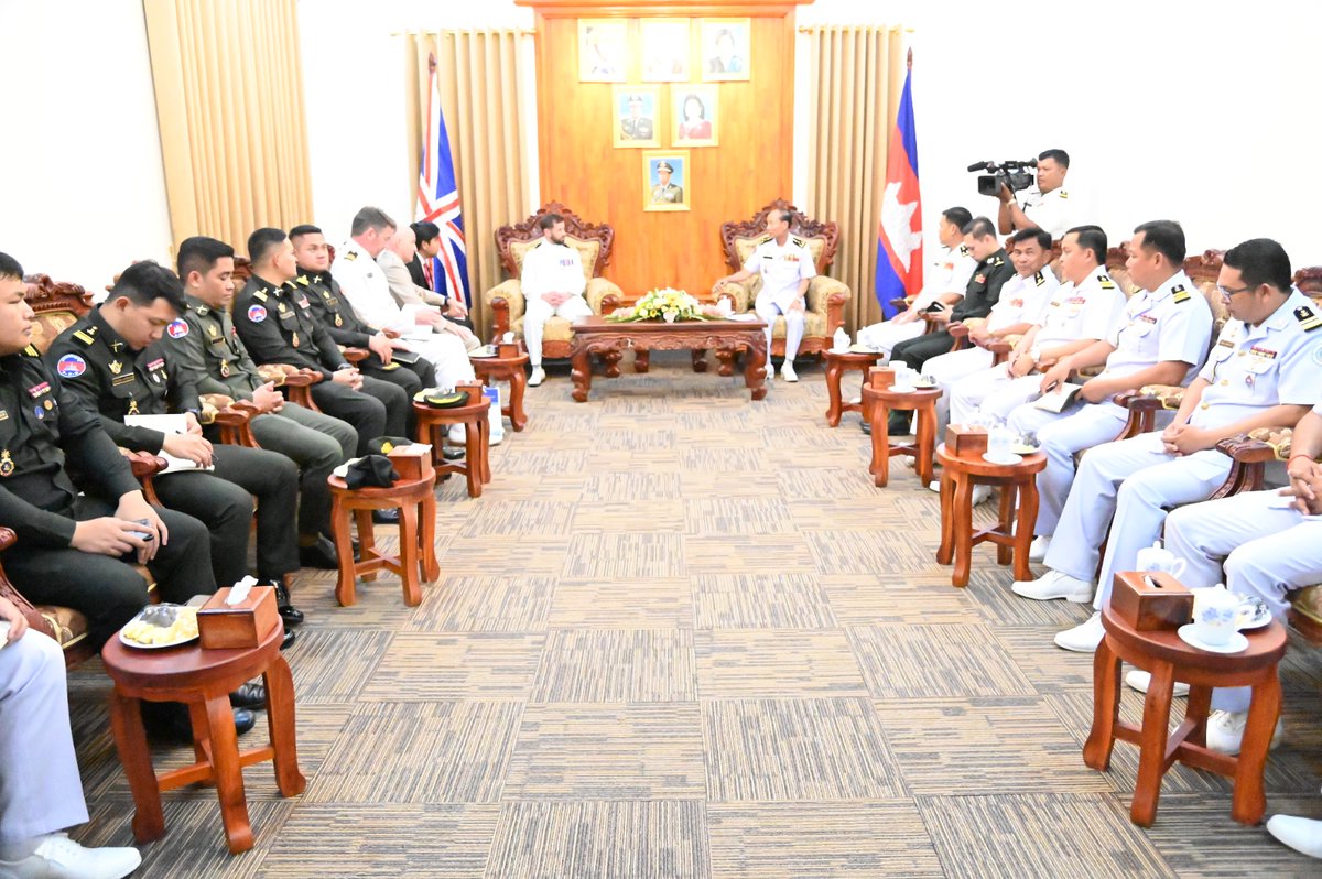 ukincambodia's tweet photo. [1/2] During @HMS_Spey's 🚢 visit to Cambodia, Commander Michael Proudman paid a courtesy visit to Vice Admiral Ouk Seyha, Deputy Commander of Cambodian Navy and Commander of Ream Naval Base. 

#HMSSpeyinCambodia https://t.co/eDy1zE5Z5G