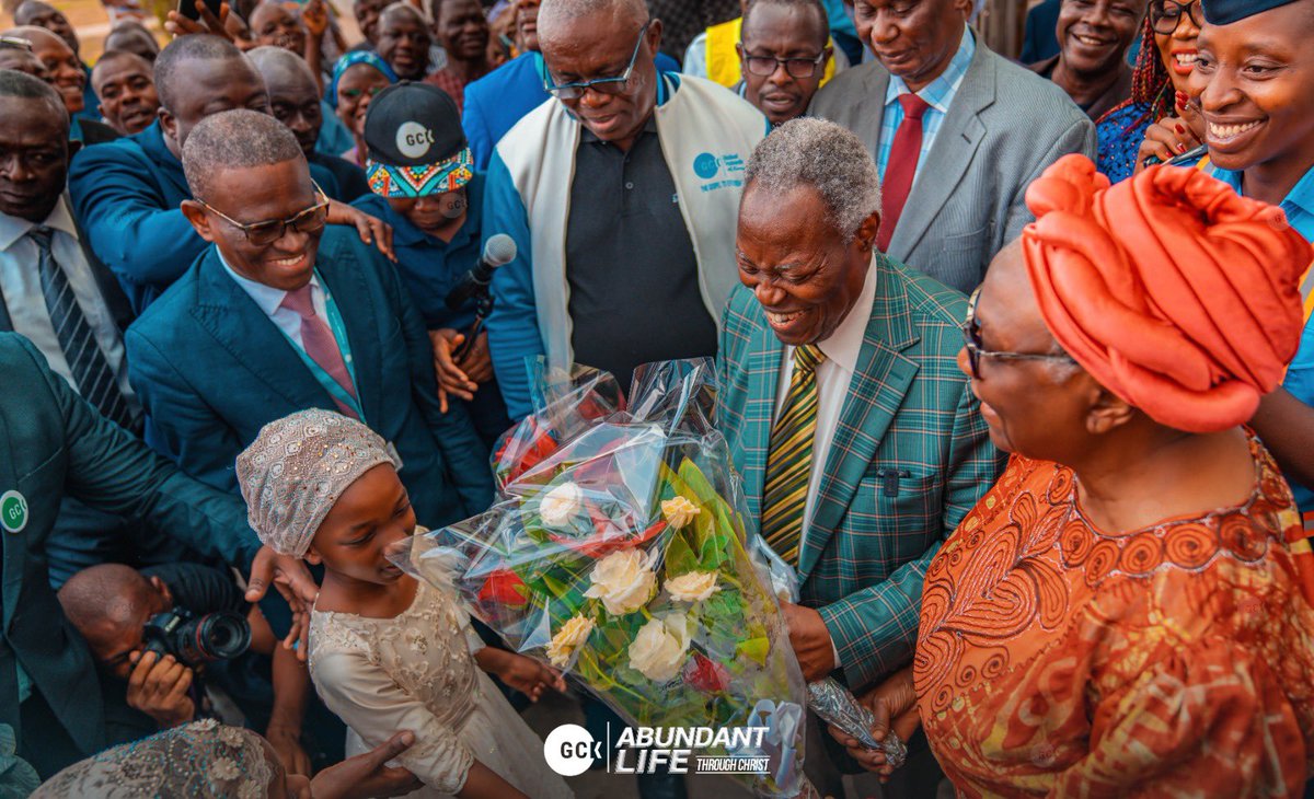 pastorwf_kumuyi's tweet photo. C'est une occasion pour nous de nous réunir et de vivre la grâce incroyable et l'amour de notre Seigneur Jésus-Christ. Je crois que si nous Le cherchons de tout notre cœur, nous recevrons des bénédictions et des percées au-delà de toute mesure.

#GCKinTogo https://t.co/3u5bkKWem6