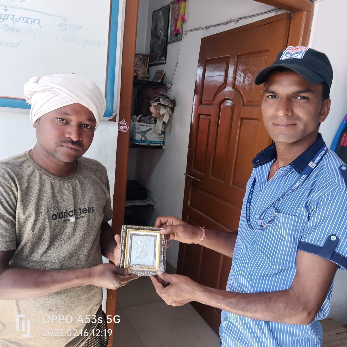 nimishpsingh's tweet photo. HP HAI JAHAN BHAROSA HAI WAHAN
#RaipurIISalesAreaHPCL #TrustBuilding #Wevaluecustomer #Instantreward #trust #happiness #deliveringsmile
@hpcl_retail
@iammohitdhawan
@Rg03Goel
 @EvergreenNitin 
#Chhattisgarh https://t.co/1v1wxRIVCT