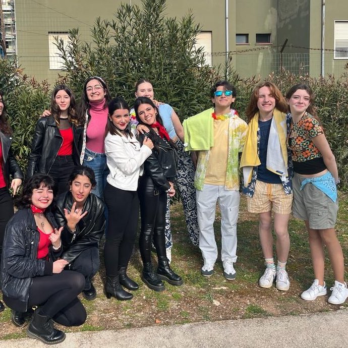 aleerassu's tweet photo. il costume migliore che vedrete oggi 😎
🏍️vs🏄🏻‍♂️ #teenbeachmovie #surfisti #bikers https://t.co/tdISmAbctj