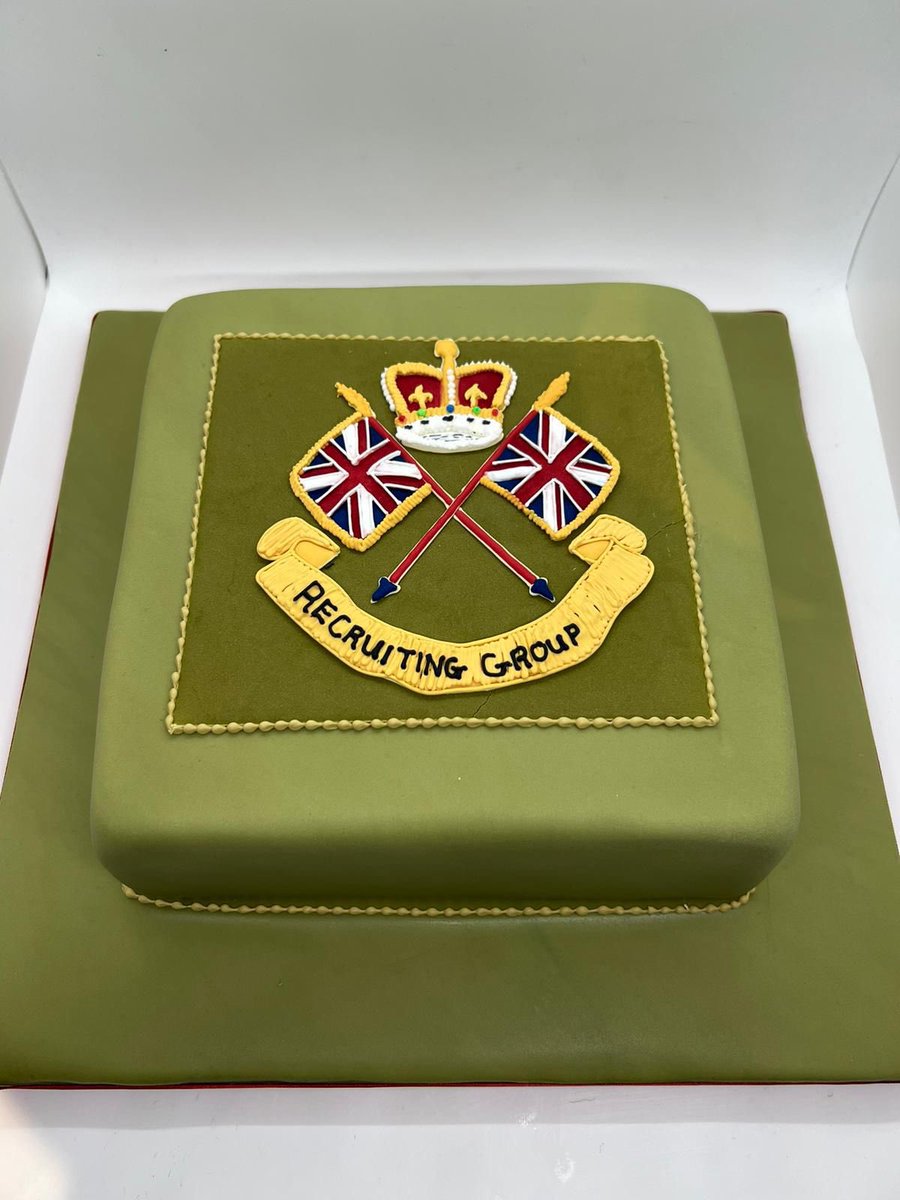 You know when the teams done well, when someone bakes you all a cake😋 #teamwork <a href="/hq_recruiting/">HQ Recruiting Group</a> @So1Mci #delicious #livingthedream <a href="/armyjobs/">Army Jobs</a>