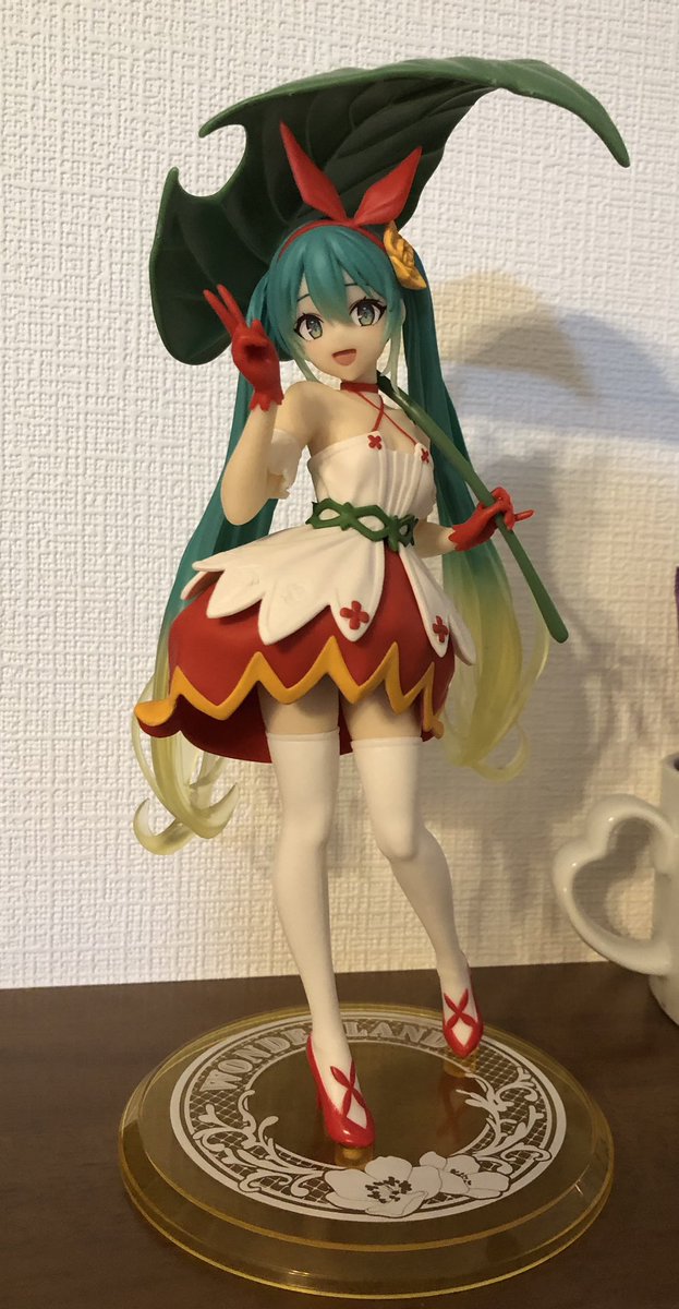 めちゃ出来が良くてかわええと聞いてた初音ミクさんの親指姫フィギュア、めちゃ安かったから買ったんだけど、プライズですよね?ってくらいめちゃかわいい❤️😍 