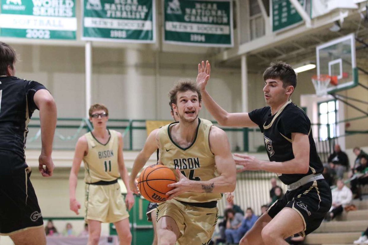 ChrystalWells11's tweet photo. Last night was the final 🏀 game of the season, not the kind we expected or what we'd hoped 4. Chance ended up ranking 11th in assists, 15th in fg  percentage &amp; 20th scoring unofficially in the PAC. We r lookin 4ward 2 a better &amp; (Channer) healthier season 💚🦬 #bethanybison #14 https://t.co/fy1HDmCH2K