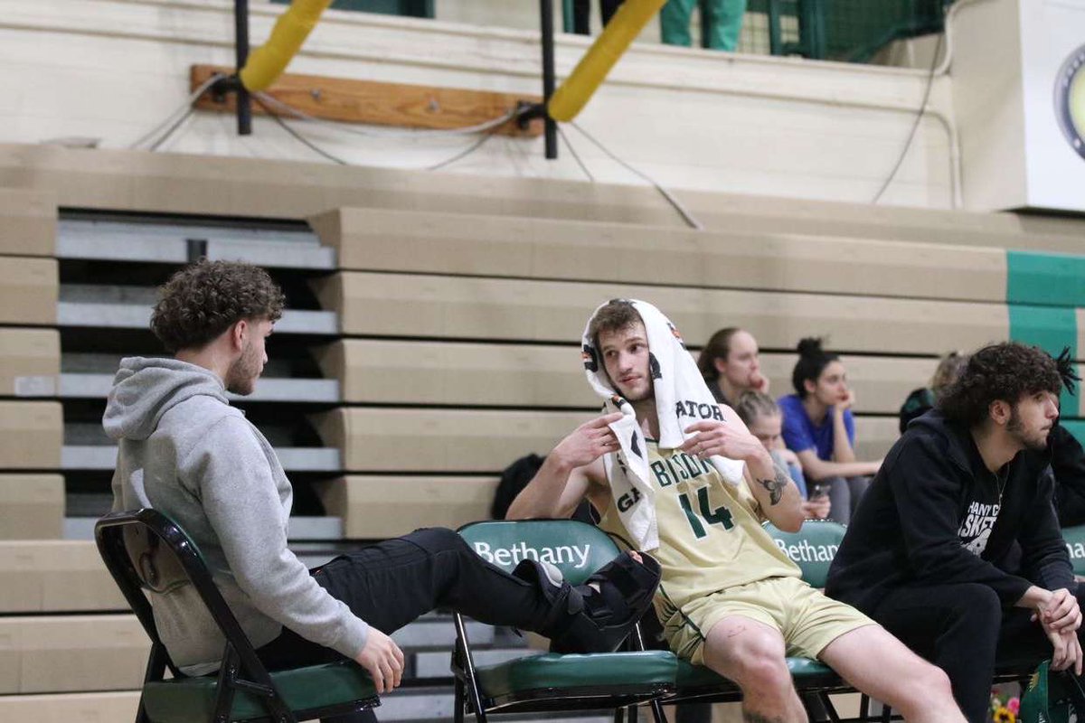 ChrystalWells11's tweet photo. Last night was the final 🏀 game of the season, not the kind we expected or what we'd hoped 4. Chance ended up ranking 11th in assists, 15th in fg  percentage &amp; 20th scoring unofficially in the PAC. We r lookin 4ward 2 a better &amp; (Channer) healthier season 💚🦬 #bethanybison #14 https://t.co/fy1HDmCH2K