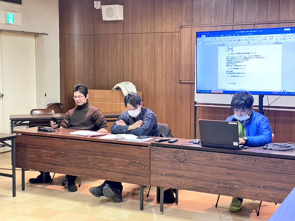 iwakura_s_s's tweet photo. 今日は岩倉市商工会青年部、月に1度の常任委員会の日です！感染症が増えてるせいか、ちょっとまだ集まりが悪いですね。。。 https://t.co/FP73GpTDAM