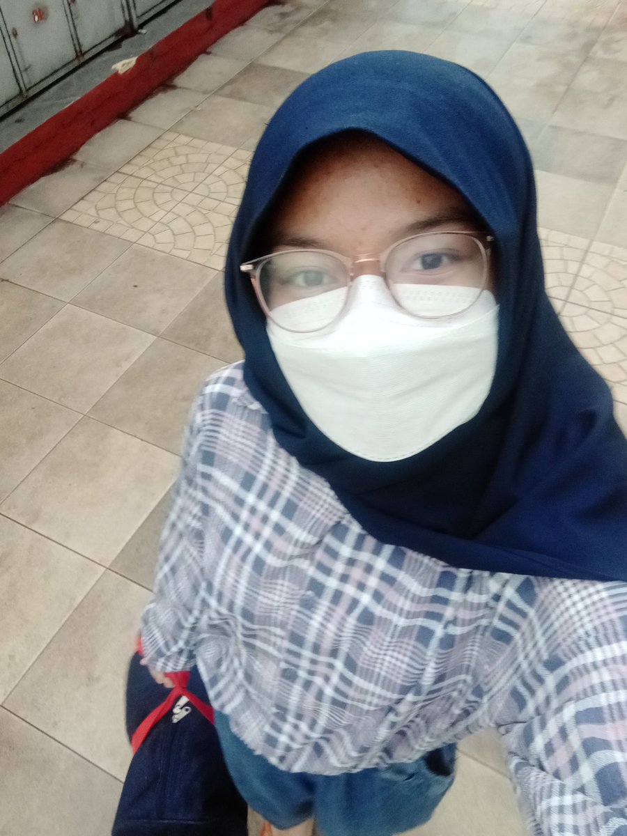 maugadjahmada's tweet photo. — today's dump!! 🏊🏻♀️🌧️
tadi tes renang #pjok💆🏻♀️aku udah lama ga berenang jdnya kaku bgt https://t.co/qvbyuAFBEu