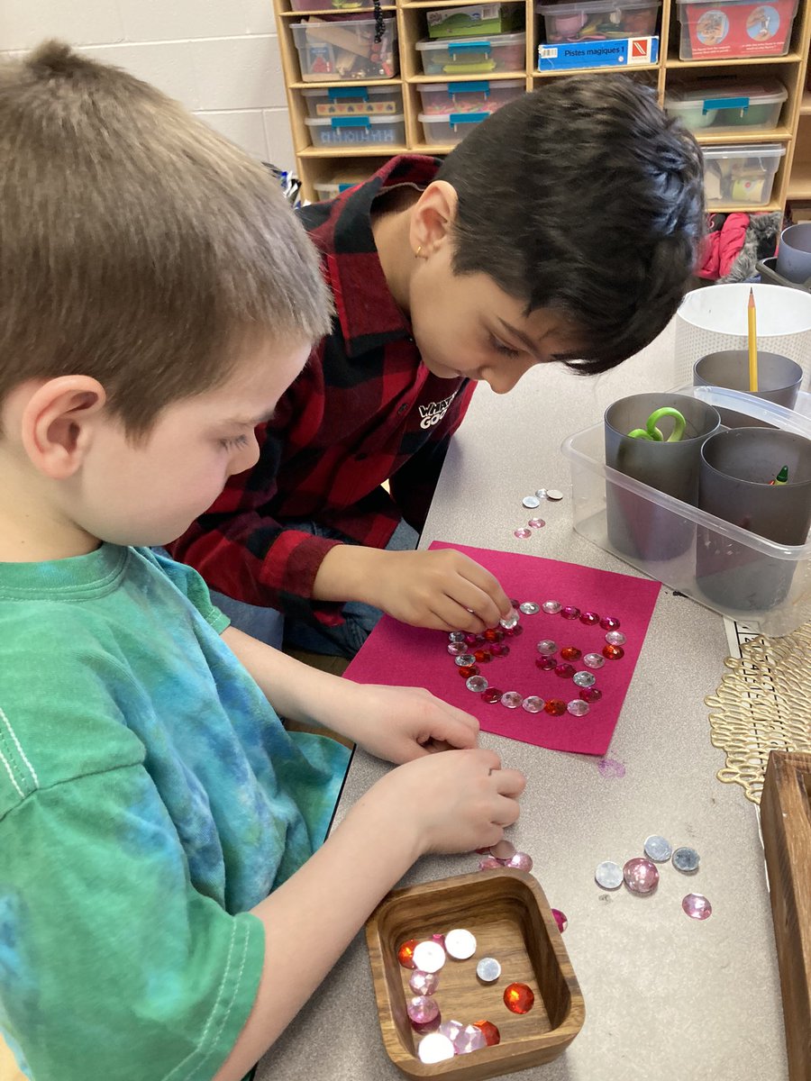 Maria_KimeK's tweet photo. KINDergarten has ❤️for Kindness Week!   #HeritageECS #HECSmagic https://t.co/EF7akK0pZc