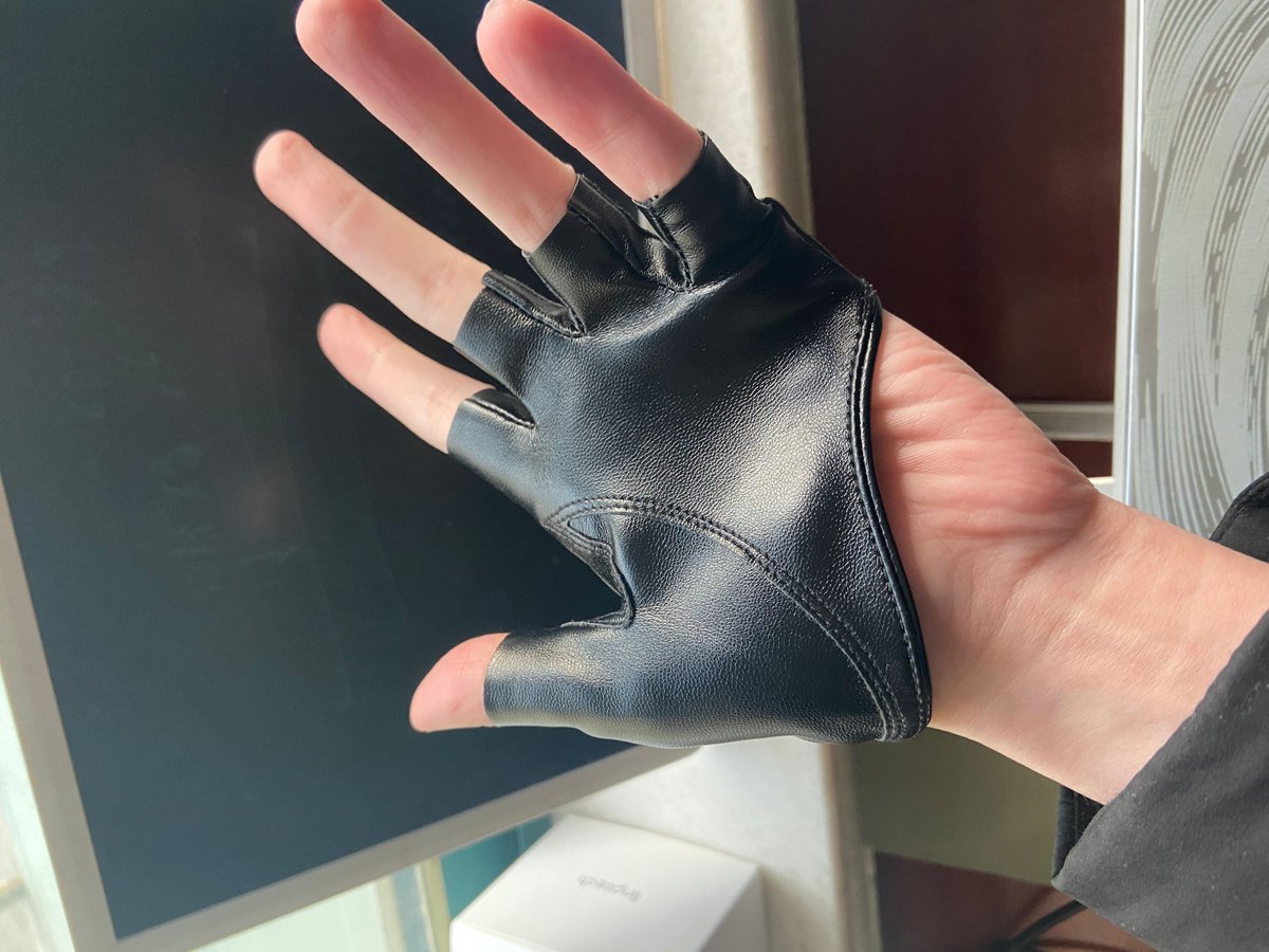 东华田园兔on twitter 买了半指手套| My XXX Hot Girl