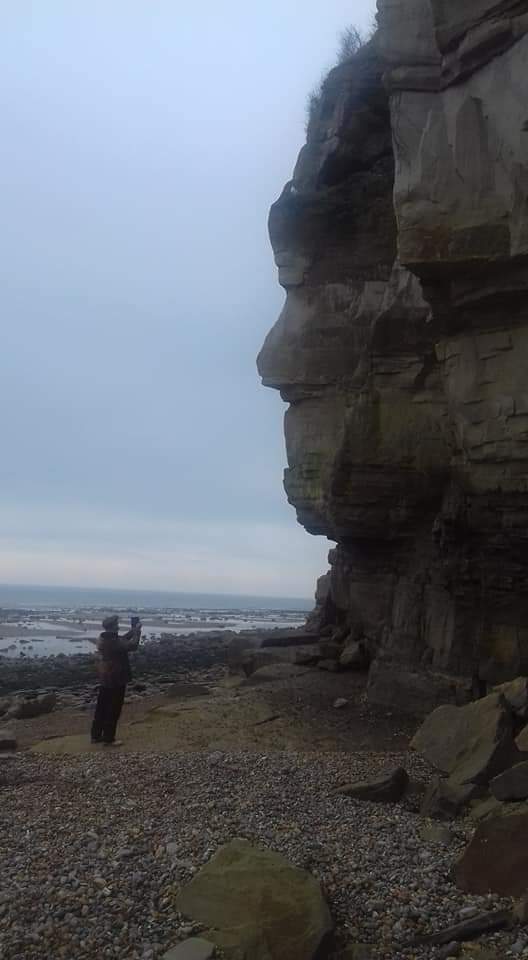 hillshypno's tweet image. Took this pic of Kev a few years ago at Pett Level....I've only just realised the cliff looks like a face looking out to sea?! 🫨 #eastsussex #pettlevel