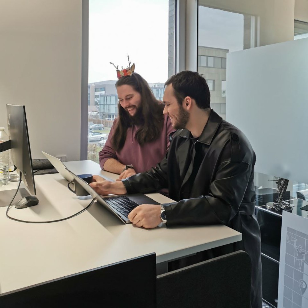 MasasanaAI's tweet photo. Karneval geht auch im Büro nicht spurlos an uns vorbei. 🤡
Helau und Alaaf an alle Jecken und Jeckinnen!🥳

#Masasana #Matrix #Reh #Karneval #Team https://t.co/7saHnh3enW