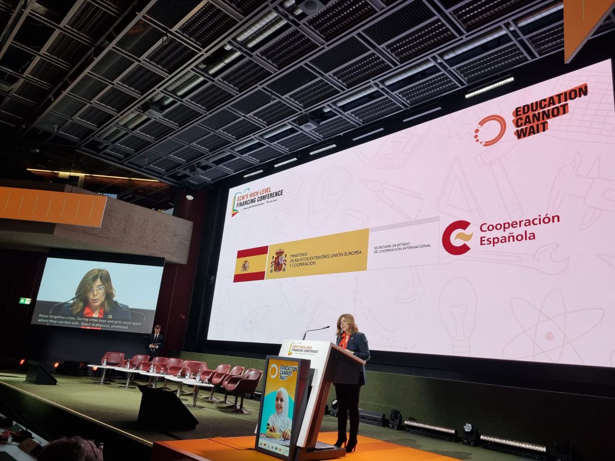 PiliCancela's tweet photo. #España🇪🇸 En la Conferencia de Financiación de Alto Nivel en Ginebra

@CooperacionESP contribuimos y nos sumamos a las voces que defienden la necesidad de asegurar que tod@s l@s niñ@s 🌎 tengan acceso a la educación en situaciones de crisis
#EscuelasSeguras 
#SomosCooperación🇪🇸 https://t.co/tp8FlXwwdm