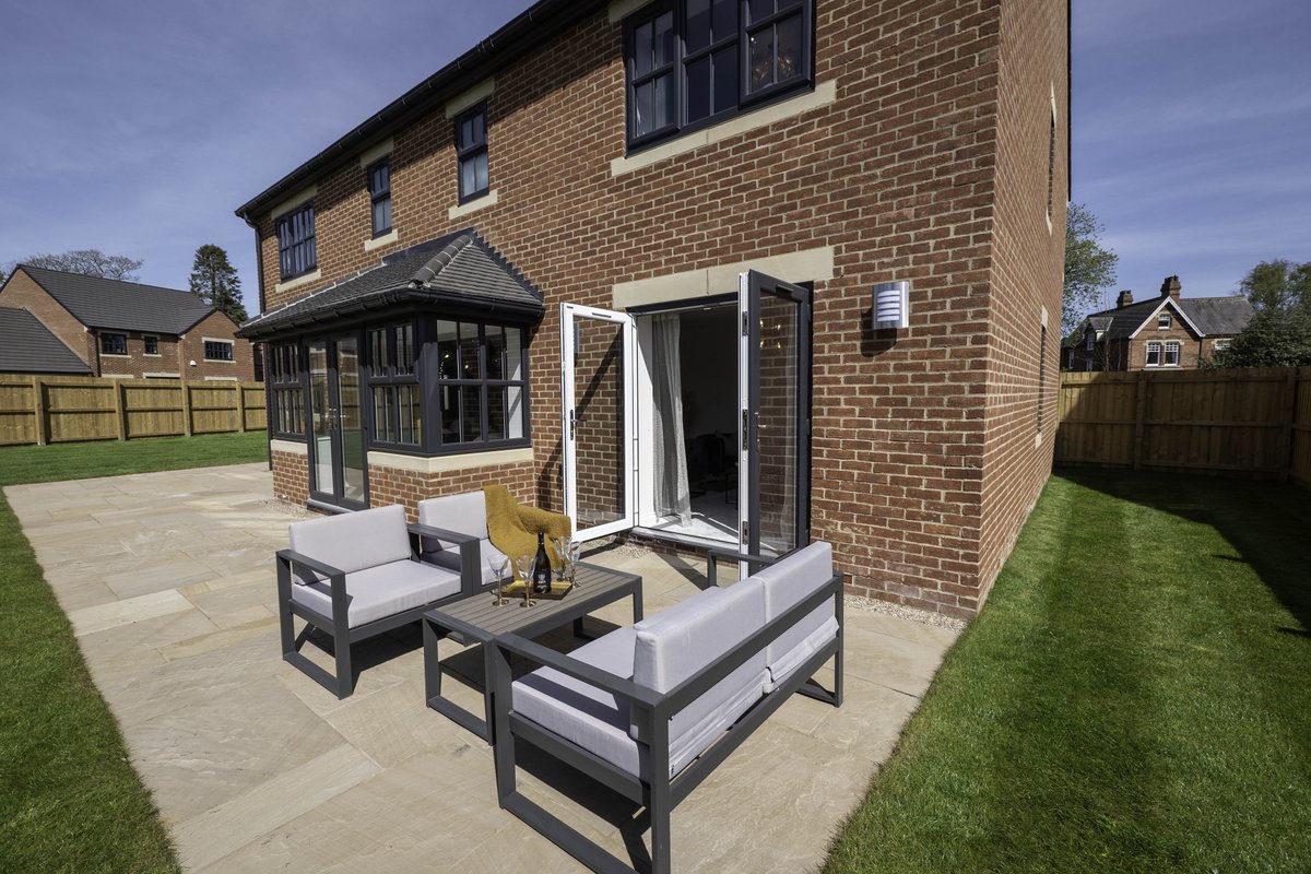 roman_gate's tweet photo. Anyone else looking forward to warm days in the garden?! 

#ThrowbackThursday #newbuild #development #showhome #familyhome #foreverhome #findyourforever #unique #design #RomanGate #MiddletonStGeorge #Darlington https://t.co/e7g9EXtg8M