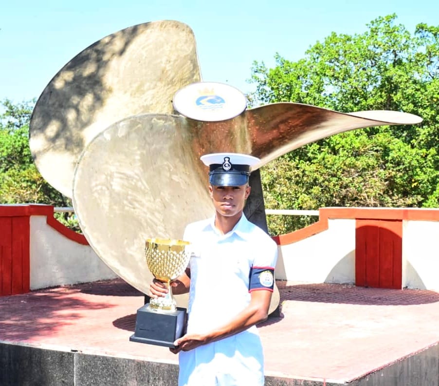 IN_INSShivaji's tweet photo. Congratulations to Atul Krishnan ERA APP for earning the Trainee of the Month award for January 23 @IN_INSShivaji.
Atul's outstanding achievements in Academics, Athletics and Triathlon has been inspirational for many.
#harkaamdeshkenaam
#StrongNavy
@IN_HQSNC
@PRODefPune https://t.co/Zo1ro5xs8d
