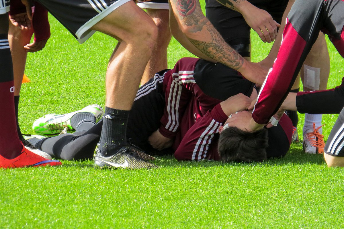 futbolaragon's tweet photo. #RFAF 🚨𝗣𝗥𝗢𝗧𝗢𝗖𝗢𝗟𝗢 𝗔𝗖𝗧𝗨𝗔𝗖𝗜𝗢́𝗡🚨 Mutualidad de Futbolistas

🚑𝗟𝗲𝘀𝗶𝗼́𝗻 𝗼 𝗮𝗰𝗰𝗶𝗱𝗲𝗻𝘁𝗲 𝗱𝗲𝗽𝗼𝗿𝘁𝗶𝘃𝗼 

🎥https://t.co/oqLU9zzuwu https://t.co/Kj6sOoG9bP