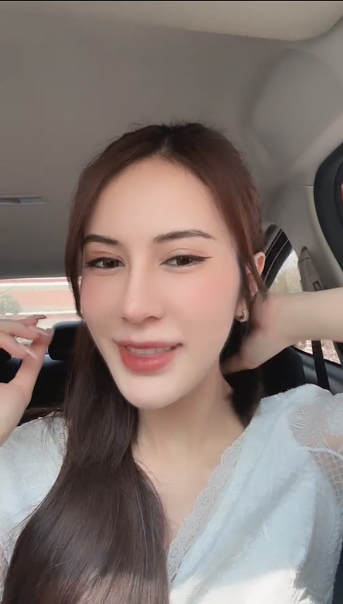 centuber_'s tweet photo. 14 FEB 2023 - Be Mine Instagram live : Fahsai

⭕️ https://t.co/vWGv0vhA4L

#Fahsaimyd
#BEMINETHESERIES https://t.co/JqVkABqh4S