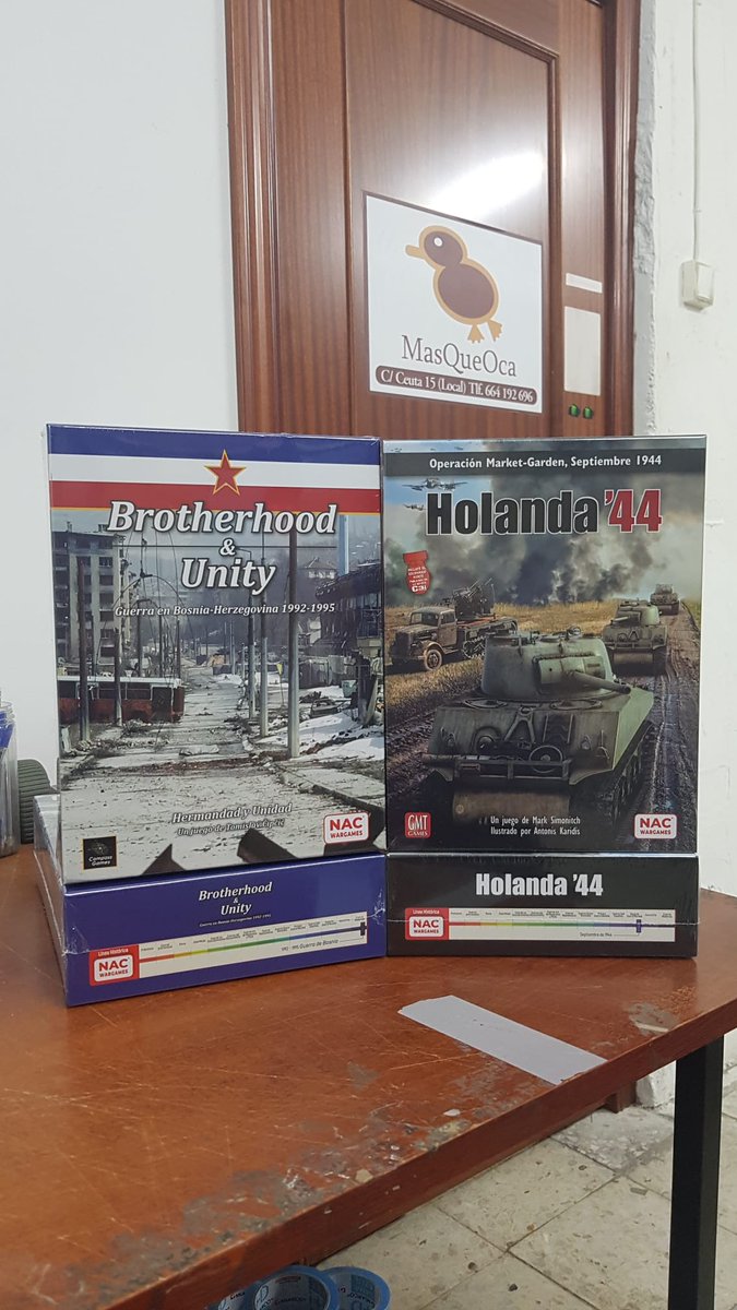 Javi_de_Nuln's tweet photo. Se me pasó etiquetar en esta Publicación a la Editorial con el Logotipo más #cool: @MasQueOca y a la Tienda Online de #juegosdemesa que tiene la #MesaLuisXVI #ColaboraLuisXVI: @MasQueOcaTienda
#Wargames de @NACWargames
#Holanda44
#BrotherhoodAndUnity https://t.co/EIdnAeaKux