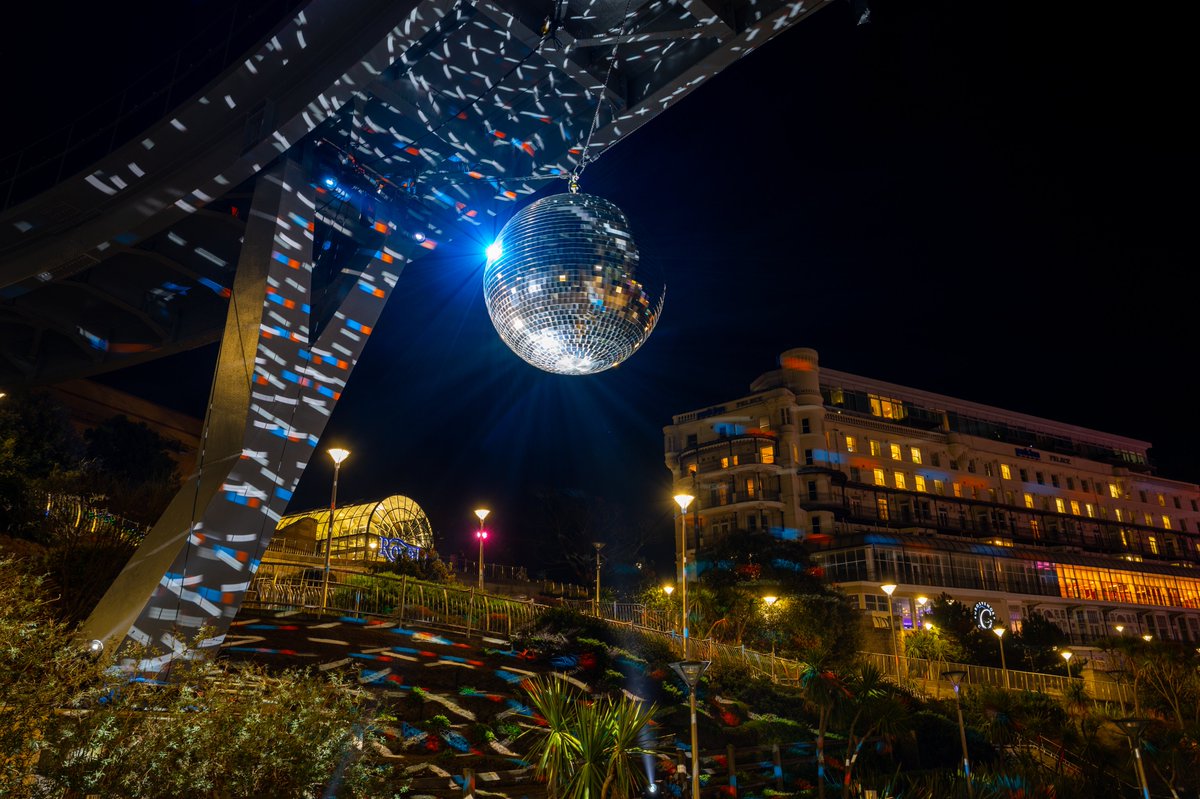 🎉TODAY'S THE DAY!!🎉
The wait is finally over... #SouthendLuminoCity kicks off today and for the next three evenings you can experience the city in a whole new light!
Starts today (Thurs 16)-Sat 18 Feb 2023
5pm-10pm / Free Entry
City Centre/Seafront 
southendluminocity.co.uk