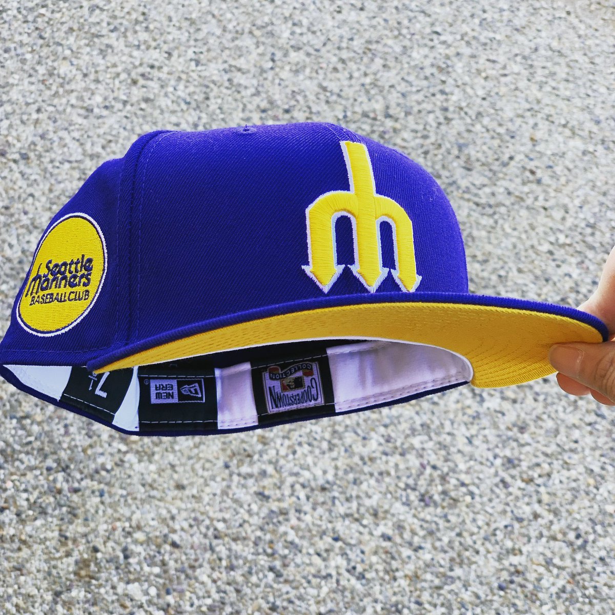 HatJunkie tweet media