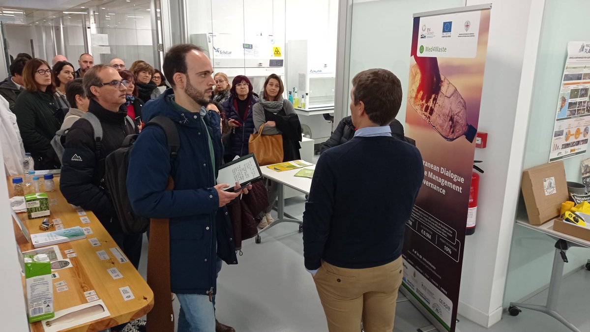 moliempresa's tweet photo. ✳️💬Participem a la jornada de #MapathonCat organitzada per @emprencat visitant @BETA_TechCenter  de la @uvic_ucc  on el seu director Sergi Ponsà ens explica l’objectiu del centre: ➡️contribuir al desenvolupament local sostenible.
#sostenibilitat #innovació #XarxaEmprèn https://t.co/5Ko5Cg6aty