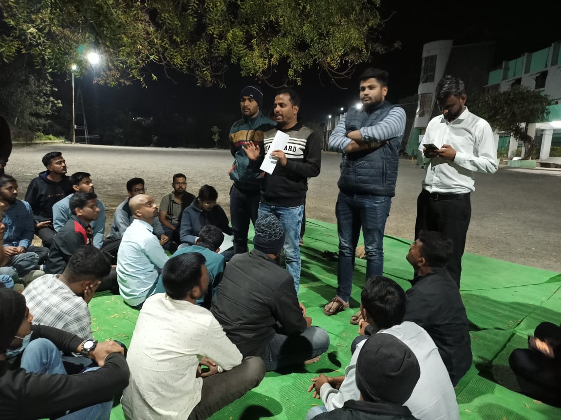 AbvpPaschimMaha's tweet photo. अनेक दिवसांपासून महाराष्ट्रातील कृषी विद्यापीठामध्ये विद्यार्थी आंदोलन करत आहेत. महात्मा फुले कृषी विद्यापीठ, राहुरी येथील आंदोलन करत असणाऱ्या विद्यार्थ्यांची अभाविप पश्चिम महाराष्ट्र प्रदेश मंत्री अनिल ठोंबरे यांनी भेट घेऊन विद्यार्थ्यांचे मत जाणून घेतले.

#ABVPForStudents https://t.co/NbTHeu3JVb