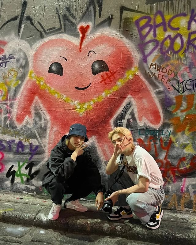 hyunweuui's tweet photo. PIPI WHAT ARE YOU DOING HERE???? https://t.co/nbCcJdccEr