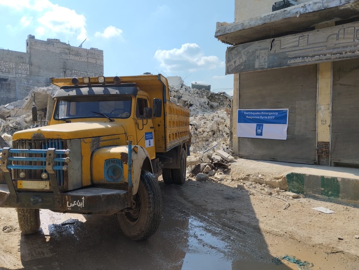 💙 Alhamdulillah - so far, our teams have cleared 4,994m3 of rubble.

Since the devastating earthquakes, we have supported: 335,759 families and 435,387 people across #Syria and #Turkiye.

Please continue supporting our work: islamic-relief.org/news/islamic-r…