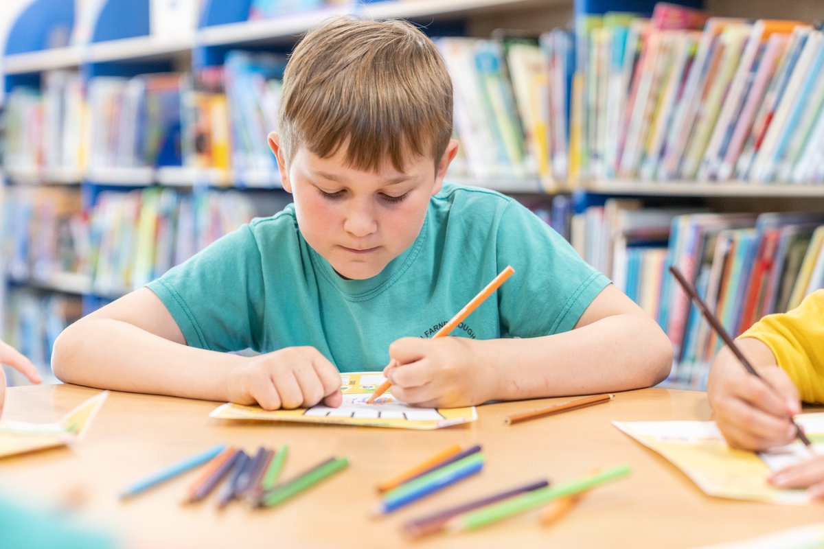 Could your school do with less congestion and pollution outside the gates? 

Enter the #WOWBadgeDesignCompetition for a  chance of winning free #WalkToSchool resources for a  whole year!

Submit your pupils designs by 28 February.
 
More here 👉 livingstreets.org.uk/badgecomp2023